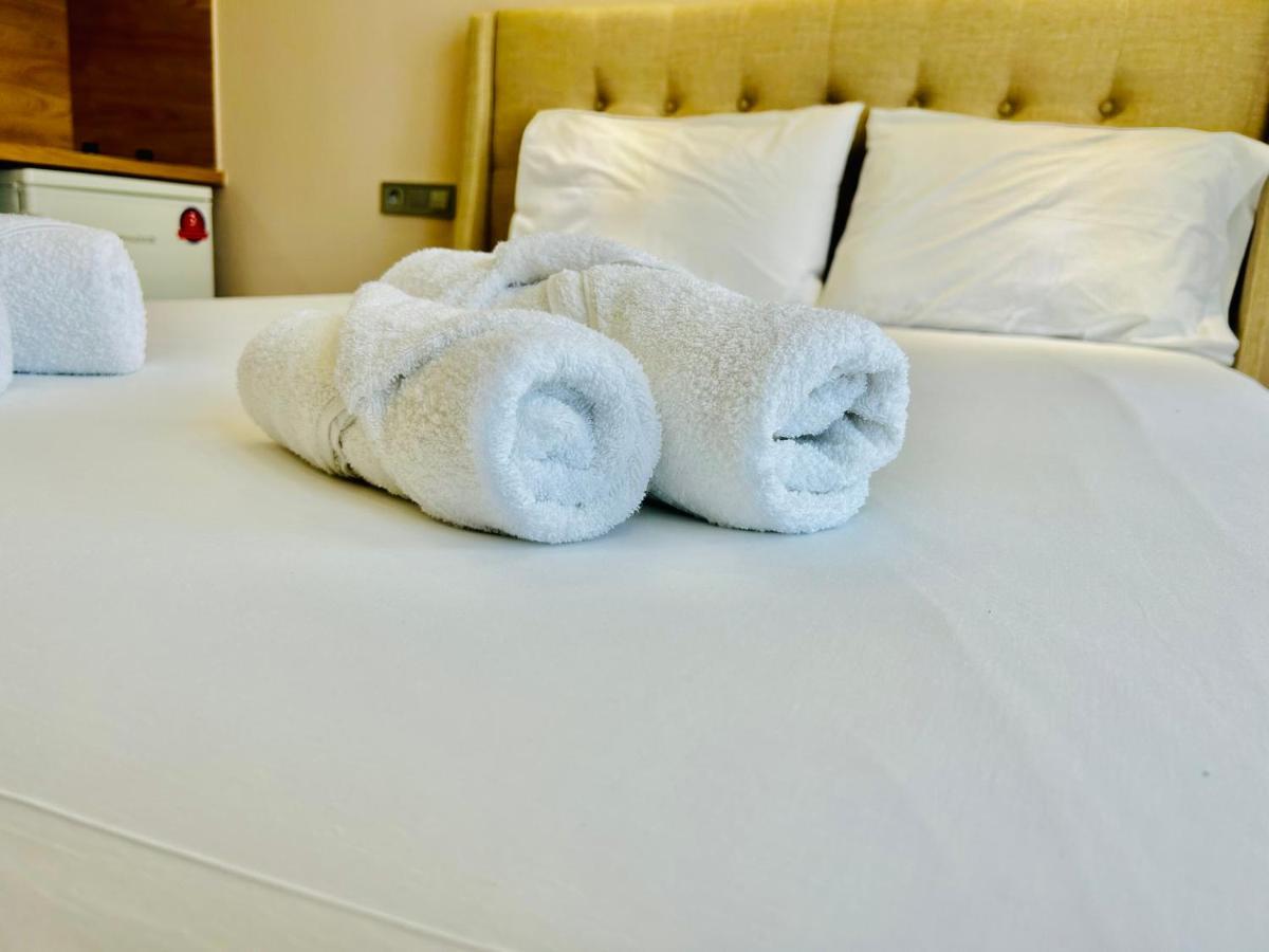 Port Twins Suites No1 Pireus Zewnętrze zdjęcie