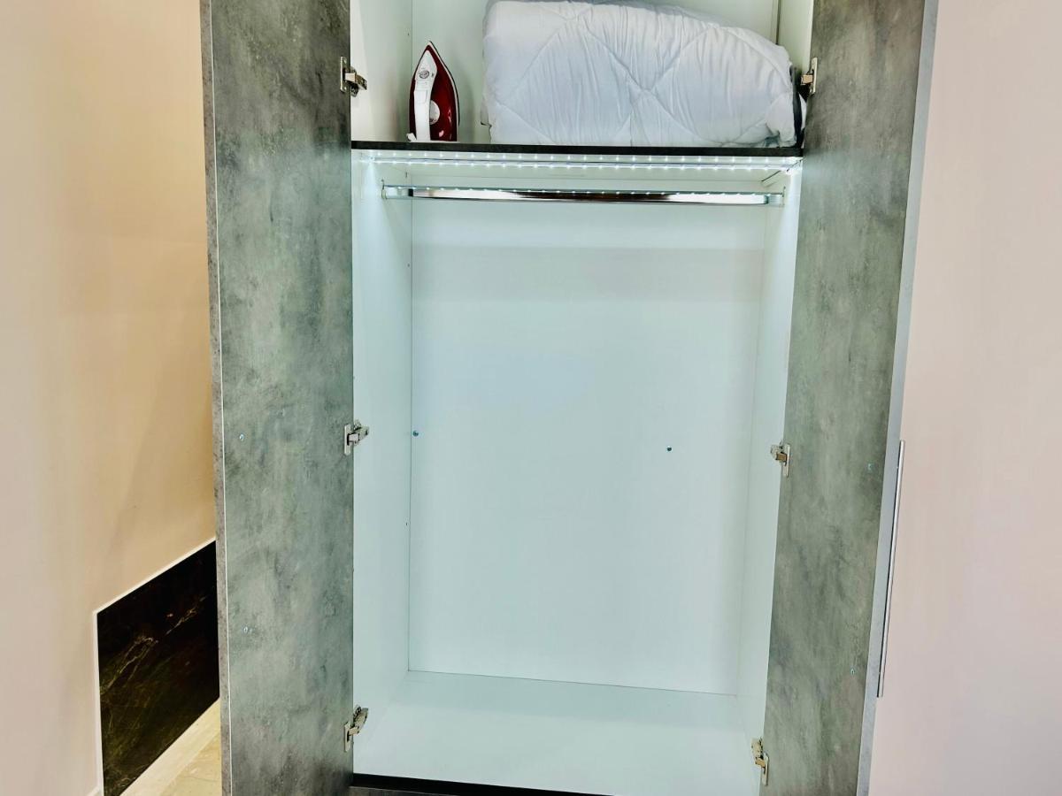 Port Twins Suites No1 Pireus Zewnętrze zdjęcie