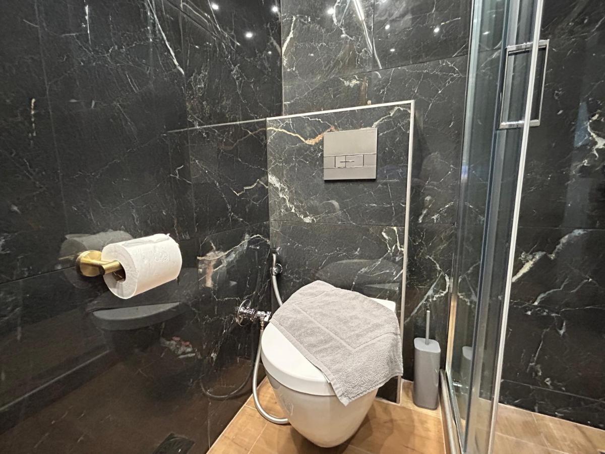 Port Twins Suites No1 Pireus Zewnętrze zdjęcie